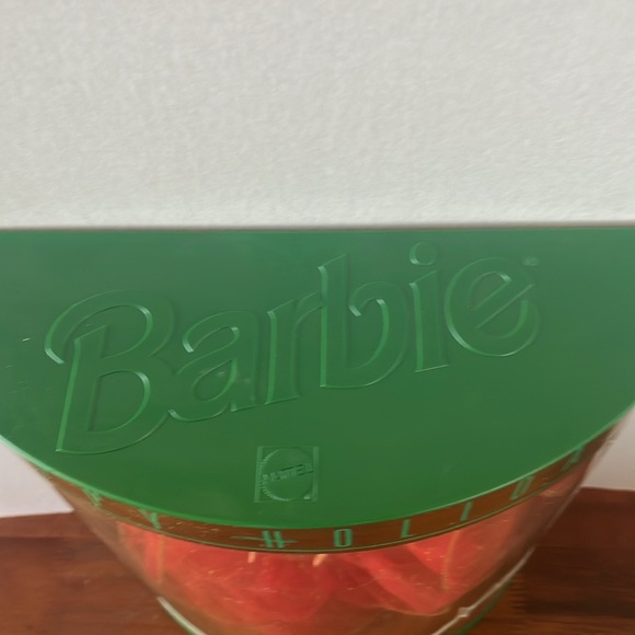 1993 Holiday Barbie NIB Mint Condition - Picture 3 of 16